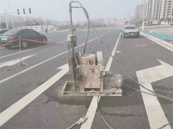 环翠公路路面下沉沉降开裂注浆加固施工